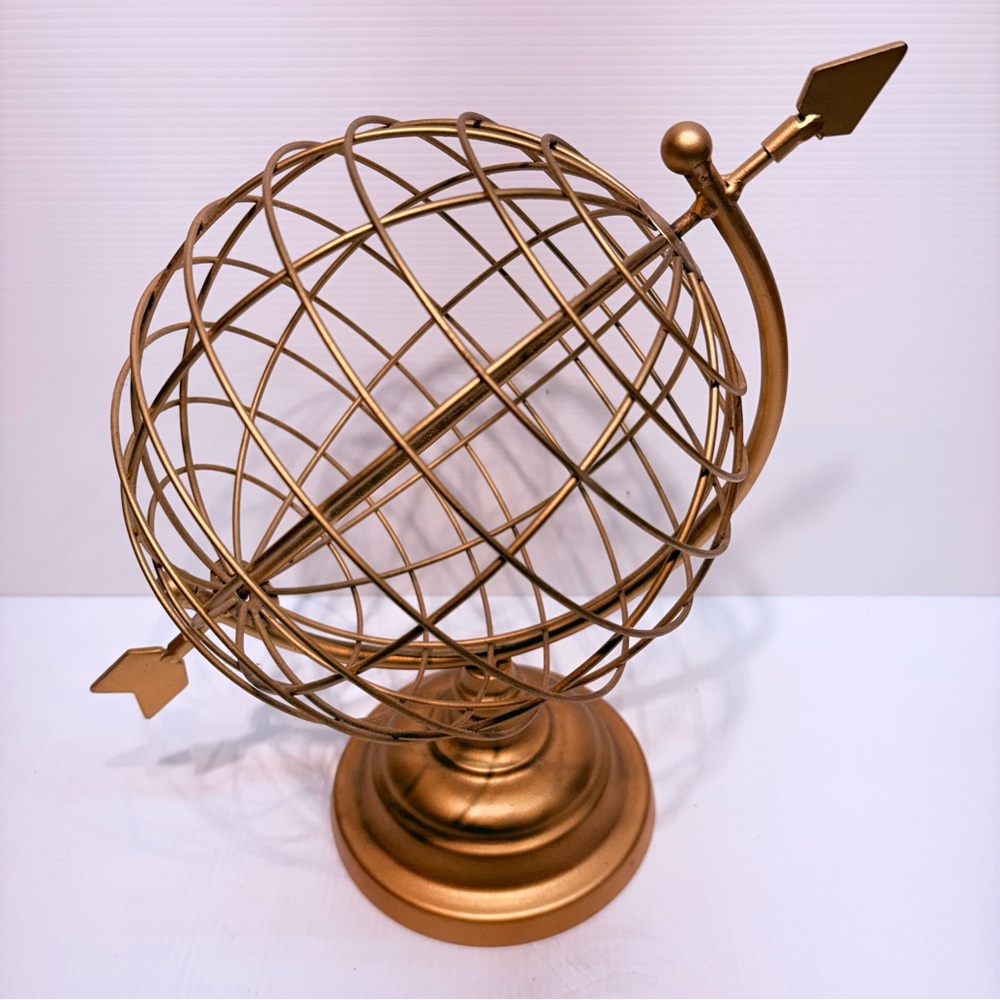 Gold Wire Globe Decor